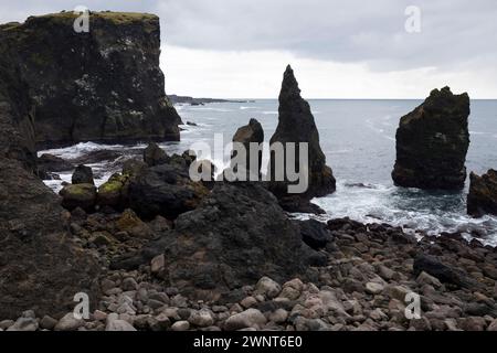 Küste, Felsküste, Steilküste, Atlantischer Ozean, Eismeer, Halbinsel Reykjanes, Reykjanes-Halbinsel, Île, Islande, côte, océan Banque D'Images