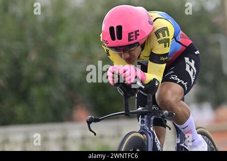 Camaiore, Italie. 04 mars 2024. L'équatorien Richard Carapaz d'EF Education-EasyPost photographié lors de la première étape de la course cycliste Tirreno-Adriatico, un contre-la-montre individuel de 10 km à Lido di Camaiore, Italie, lundi 04 mars 2024. BELGA PHOTO DIRK WAEM crédit : Belga News Agency/Alamy Live News Banque D'Images