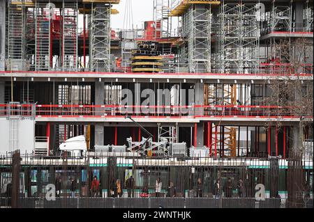 Paris, France, 13 février 2024, chantier à Paris, construction de maisons et bâtiments Banque D'Images