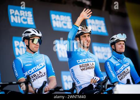 Montargis, France. 04 mars 2024. Les Dries de Bondt belges de Decathlon AG2R la mondiale en photo au départ de la deuxième étape de la course cycliste Paris-Nice par étapes de huit jours, 177, à 6 km de Thoiry à Montargis, France, lundi 04 mars 2024. BELGA PHOTO JASPER JACOBS crédit : Belga News Agency/Alamy Live News Banque D'Images