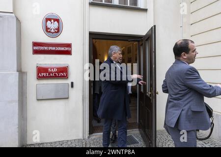 Warshaw, Pologne. 04 mars 2024. Le ministre flamand Jan jambon (C) photographié lors d'une mission diplomatique du gouvernement flamand en Pologne et en Lettonie, lundi 04 mars 2024. BELGA PHOTO NICOLAS MAETERLINCK crédit : Belga News Agency/Alamy Live News Banque D'Images