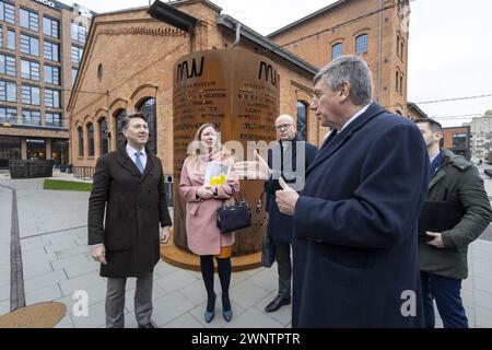 Warshaw, Pologne. 04 mars 2024. Le ministre flamand Jan jambon (R) photographié lors d'une mission diplomatique du gouvernement flamand en Pologne et en Lettonie, lundi 04 mars 2024. BELGA PHOTO NICOLAS MAETERLINCK crédit : Belga News Agency/Alamy Live News Banque D'Images