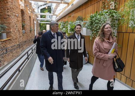 Warshaw, Pologne. 04 mars 2024. Le ministre flamand Jan jambon (C) photographié lors d'une mission diplomatique du gouvernement flamand en Pologne et en Lettonie, lundi 04 mars 2024. BELGA PHOTO NICOLAS MAETERLINCK crédit : Belga News Agency/Alamy Live News Banque D'Images