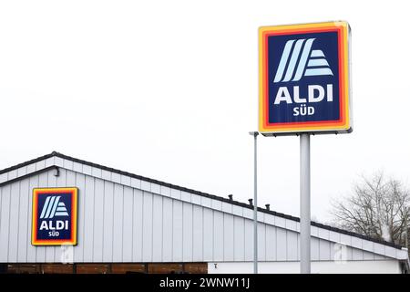 Eine filiale von Aldi a poursuivi Süd dans Betzdorf, logo Aldi filiale AM 04.03.2024 dans Betzdorf/Deutschland. *** Une succursale d'Aldi a poursuivi Süd à Betzdorf, logo Aldi store le 04 03 2024 à Betzdorf Allemagne Banque D'Images