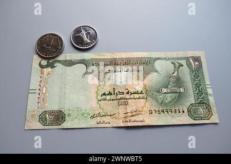 Les Émirats arabes Dirham arabe. Le code ISO AED est la monnaie officielle des Émirats arabes Unis. Dirham est subdivisé en 100 fils. Dirham l'était Banque D'Images