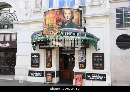 Il y a eu un appel pour plus de sécurité pour l'actrice juive Tracy-Ann Oberman, qui joue actuellement le rôle d'une Sherlock au Criterion Theatre dans le West End. Tracy a reçu des menaces de mort au milieu du conflit et de la division au moyen-Orient. Londres, Royaume-Uni Banque D'Images