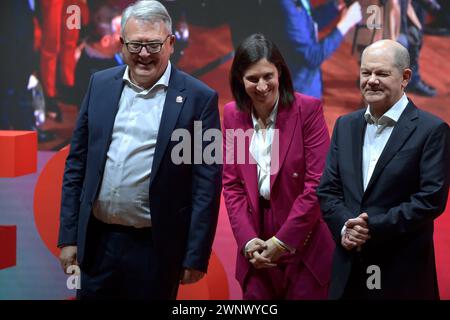 Rome, Italien. 02 mars 2024. Le PSE désigné candidat commun Nicolas Schmit, le leader du Parti démocrate italien (PD) Elly Schlein et le chancelier allemand Olaf Scholz lors du congrès électoral du Parti socialiste européen (PSE) avant les prochaines élections européennes de 2024, le 2 mars 2024 à Rome crédit : dpa/Alamy Live News Banque D'Images