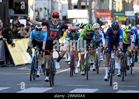 France. 04 mars 2024. © PHOTOPQR/REPUBLIQUE DU CENTRE/Pascal Proust ; ; 04/03/2024 ; cyclisme Paris Nice arrivée de la deuxième étape entre Thoiry et Montargis . Vistoire de Arvid de Kleijn 4 mars 2024 2ème étape de la course cycliste Paris - Nice crédit : MAXPPP/Alamy Live News Banque D'Images