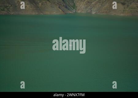 Lac Tehri entouré de montagnes dans l'Uttarakhand, en inde, le lac Tehri est un barrage artificiel. Barrage de Tehri, le plus haut barrage d'Inde et barrage de Tehri Banque D'Images