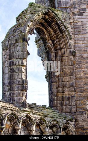 Vue magnifique sur l'Abbaye écossaise 1158 et la cathédrale dans la ville historique de Fife de St Andrews, en Écosse Banque D'Images