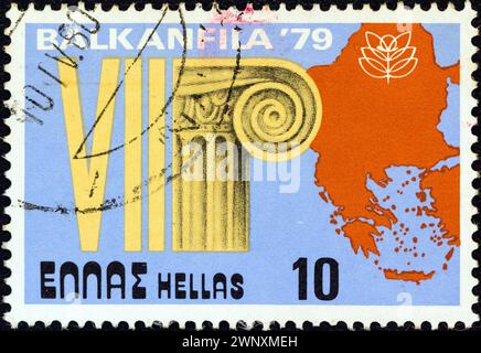 GRÈCE - VERS 1979 : un timbre imprimé en Grèce à partir de l'émission 'Balkanfila 'exposition de timbres de 79' montre la capitale ionique et une carte des Balkans Banque D'Images