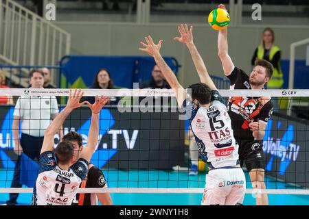 ITAS Trentino VS Berlin Recyclin Volleys - quarts de finale de la CEV Men volley Champions League 2023/24 Banque D'Images