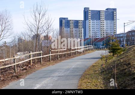 Barrington Greenway, une piste cyclable pavée à usages multiples à Halifax, Nouvelle-Écosse, Canada. Partie du réseau de pistes cyclables du plan de mobilité intégré (PMI). Banque D'Images