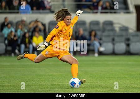 La gardienne américaine Alyssa Naeher (1) lors du match des quarts de finale de la Coupe d'or de la CONCACAF W contre la Colombie, le dimanche 3 mars 2024, au stade BMO Banque D'Images