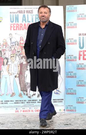 Christian de Sica beim Photocall zum Kinofilm 'un altro Ferragosto' im Space Cinema Moderno. ROM, 04.03.2024 Banque D'Images