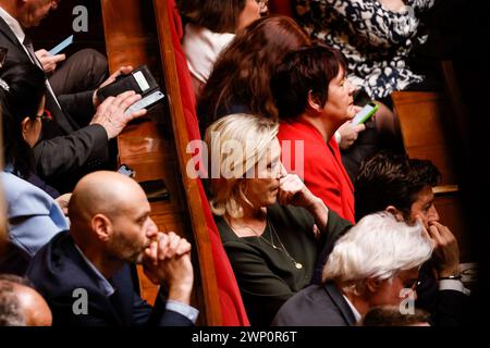 © PHOTOPQR/LE PARISIEN/olivier corsan ; Versailles ; 04/03/2024 ; Marine le Pen, tée RN du pas de Calais, présidente du groupe rassemblement National à l'Assemblée nationale Versailles, France, le 4 mars 2024. Les parlementaires, députés et sénateurs, se réunissent en congrès parlementaire pour la révision de la Constitution qui y tient le droit à l'IVG l'interruption volontaire de Grossesse ou avortement. Photo : LP /Olivier Corsan Congrès spécial des deux chambres du parlement (Assemblée nationale et Sénat) au château de Versailles, à l'extérieur de Paris, le 04 mars Banque D'Images