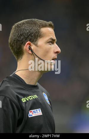 Milan, Italie. 04 mars 2024. L'arbitre Giovanni Ayroldi a vu lors du match de Serie A entre l'Inter et Gênes à Giuseppe Meazza à Milan. (Crédit photo : Gonzales photo/Alamy Live News Banque D'Images