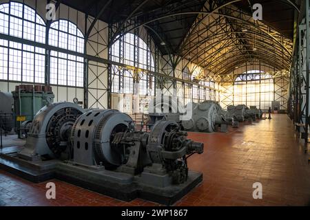 Maschinenhalle des stillgelegten Steinkohlebergwerk und Museum Zeche Zollern in Dortmund, Teil der route der Industriekultur im Ruhrgebiet, Nordrhein- Banque D'Images