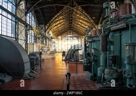 Maschinenhalle des stillgelegten Steinkohlebergwerk und Museum Zeche Zollern in Dortmund, Teil der route der Industriekultur im Ruhrgebiet, Nordrhein- Banque D'Images