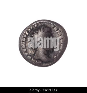 Denarius ; Marek Aureliusz (121-180) ; empereur romain 161-180) ; 165-166 (164-00-00-165-00-00) ; Marek Aureliusz (empereur romain - 121-180), Marek Aureliusz (empereur romain - 121-180) - iconographie, pietas (personnification), pietas debout devant l'autel (iconogr.), busters, bustes, bustes du souverain Banque D'Images