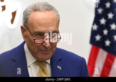 Lviv, Ukraine - 23 février 2024 : Chuck Schumer, chef de la majorité au Sénat AMÉRICAIN, lors d'une conférence de presse à Lviv, Ukraine. Banque D'Images