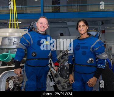 JOHNSON SPACE CENTER, HOUSTON, TEXAS, États-Unis - 1er novembre 2022 - les astronautes Butch Wilmore, Suni Williams (photo) et Mike du Boeing Crew Flight test (CFT) Banque D'Images