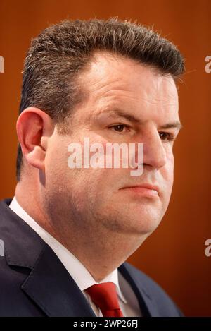 Hubertus Heil , Bundesminister für Arbeit und Soziales, Deutschland, Berlin, BMAS, Pressekonferenz, Thema : Rentenpaket II *** Hubertus Heil , Ministre fédéral du travail et des Affaires sociales, Allemagne, Berlin, BMAS, Conférence de presse, thème régime de retraite II Banque D'Images