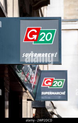 Signe et logo d'un supermarché G20. G20 est une chaîne française de dépanneurs située principalement en région parisienne Banque D'Images