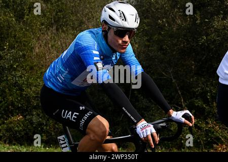 Juan Ayuso (UAE Team Emirates) lors du 59ème Tirreno-Adriatico 2024, étape 2 a 198 km de Camaiore à Follonica le 05 mars 2024 à Camaiore, Toscane, Italie. (Photo de Fabio Ferrari/LaPresse) Banque D'Images