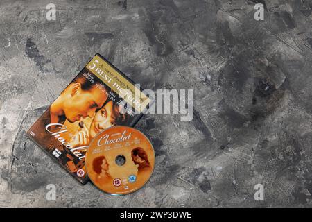 DVD du long métrage chocolat de 2000/2001 se déroulant dans un village français et mettant en vedette Juliette Binoche et Johnny Depp Banque D'Images