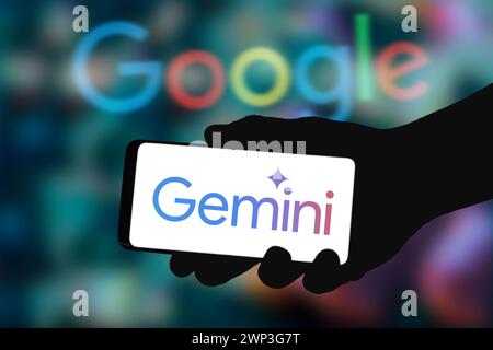 Google Gemini ai chatbot affiché sur smartphone Banque D'Images