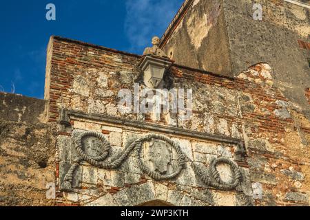 Ruines du monastère de San Francisco dans la ville coloniale de Santo Domingo, République dominicaine. Construit de 1508 à 1560 A.D. le premier monastère Banque D'Images