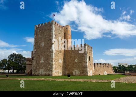 La forteresse d'Ozama, ou Fortaleza Ozama, dans la ville coloniale de Saint-Domingue, République dominicaine. Achevé en 1505 après J.-C., il fut le premier européen Banque D'Images