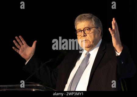 L'ancien procureur général Bill Barr prend la parole lors de la réunion de la California News Publishers Association à Sacramento, Californie, le 1er février 2023. Banque D'Images