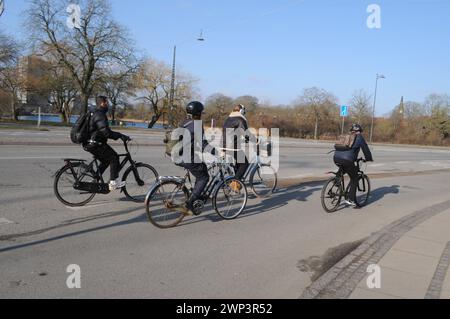 Copenhague, Danemark /05 Mach 2024/.piste cyclable pour cyclistes dans la capitale dan ish Copenhague. Photo.Francis Joseph Dean/Dean Pictures Banque D'Images