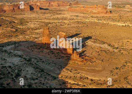 Vue aérienne des tours de détermination près de Moab, Utah. Banque D'Images