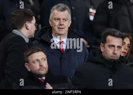 SHEFFIELD, ANGLETERRE - 4 MARS : L'ancien joueur d'Arsenal David O'Leary regarde depuis les tribunes lors du match de premier League entre Sheffield United et Arsenal FC à Bramall Lane le 4 mars 2024 à Sheffield, Angleterre. (Photo MB Media/MB Media) Banque D'Images