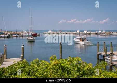 Menemsha, Chilmark, Martha's Vineyard, Massachusetts, États-Unis-20 juillet 2023 : Port avec bateaux de plaisance. Banque D'Images