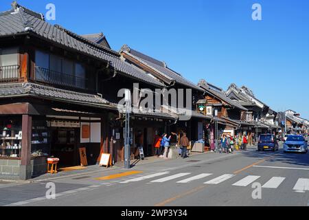 KAWAGOE, JAPON – 21 nov 2023- vue d'une journée sur une rue de Kawagoe, ville château de la période Edo au nord-ouest de Tokyo, Japon. Banque D'Images