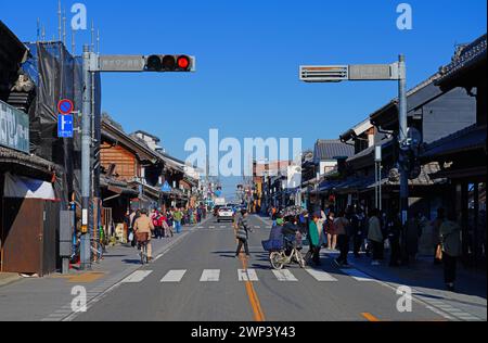 KAWAGOE, JAPON – 21 nov 2023- vue d'une journée sur une rue de Kawagoe, ville château de la période Edo au nord-ouest de Tokyo, Japon. Banque D'Images