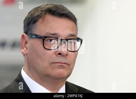 Schrobenhausen, Allemagne. 05 mars 2024. Joachim Knopf, directeur général de Taurus Systems GmbH, assiste à une conférence de presse à l’entreprise MBDA. Crédit : Karl-Josef Hildenbrand/dpa/Alamy Live News Banque D'Images