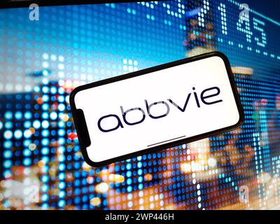 Pologne. 03 janvier 2024. Dans cette illustration photo, le logo de la société AbbVie est affiché sur l'écran d'un smartphone. (Photo de Piotr SWAT/SOPA images/SIPA USA) *** strictement à des fins éditoriales *** crédit : SIPA USA/Alamy Live News Banque D'Images