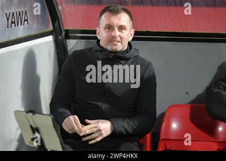 Cheltenham, Angleterre. 5 mars 2024. Le Charlton Athletic Manager Nathan Jones avant le Sky Bet EFL League One match entre Cheltenham Town et Charlton Athletic. Kyle Andrews/Alamy Live News Banque D'Images