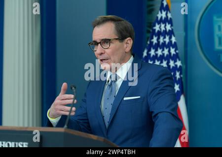 Washington, États-Unis. 02 mars 2024. John Kirby, conseiller en communication de la NSC, tient un point de presse quotidien aujourd'hui le 05 mars 2024 à Brady Room/White House à Washington DC, aux États-Unis. (Photo de Lenin Nolly/Sipa USA) crédit : Sipa USA/Alamy Live News Banque D'Images