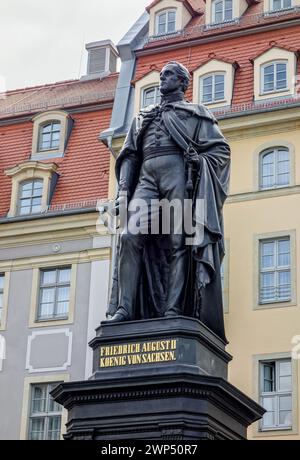 DRESDE, ALLEMAGNE - 27 AVRIL 2015 : statue de Friedrich August II à Dresde, Allemagne Banque D'Images