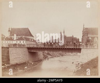 Vilnius - une vue sur le pont sur Wilejce et l'église. Micha A Bernardine et W. Anna et les montagnes Château en arrière-plan ; Czechowicz, Józef (1818-1888) ; vers 1870 (1865-00-00-1880-00-00) ; Góra Zamkowa (Vilnius), regarde Vilnius (Varsovie- exposition- 1999), Wilejka (Lituanie), Vilnius (Lituanie), Vilnius- photographie, Vilnius, Vilnius, Vilnius, L'église Bernardine (Vilnius), l'église de besoin Anna (Vilnius), église des préparateurs Michał (Vilnius), Mosty, message (provenance) Banque D'Images