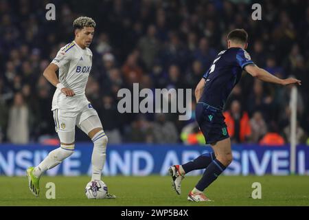 Leeds, Royaume-Uni. 05 mars 2024. Mateo Joseph de Leeds Uni sur le ballon lors du match du Sky Bet Championship Leeds United vs Stoke City à Elland Road, Leeds, Royaume-Uni, le 5 mars 2024 (photo par James Heaton/News images) à Leeds, Royaume-Uni le 5/03/2024. (Photo de James Heaton/News images/SIPA USA) crédit : SIPA USA/Alamy Live News Banque D'Images