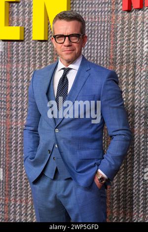 Londres, Royaume-Uni. 5 mars 2024. Max Beesley assiste à la première de la série Netflix The Gentlemen au Theatre Royal Drury Lane, Londres. Le crédit photo devrait se lire : Matt Crossick/Alamy Live News Banque D'Images