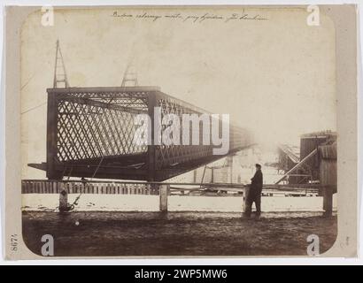 Monter la structure du pont Kierbecza au WIS à Varsovie - vue du nouveau congrès ; Beyer, Karol (Varsovie ; zak photographique ; 1845-1872); 5.02.1864 (1864-00-00-1864-00-00);Méyet, Léopold (1850-1912) - collection, Varsovie (Voïvodie Masovienne), construction industrielle, Dar (provenance), Most Kierbezia (Varsovie), Mosty, Testament record (provenance), photosensible (Varsovie - exposition - 2009) Banque D'Images