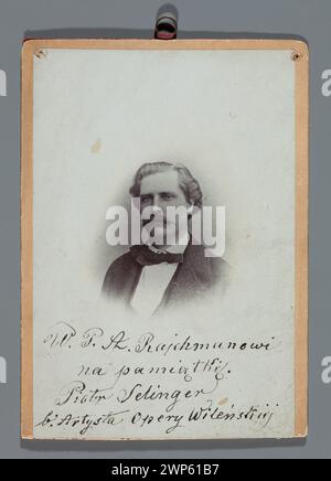 Photographie de Piotr Selinger, acteur de l'Opéra de Vilnius, portrait de buste montrant les traits du visage et la posture ; dédié à Aleksander Rajchman ; vers 1900. Banque D'Images